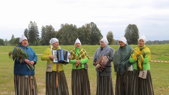 Folkloras kopa "Dignōjīši"