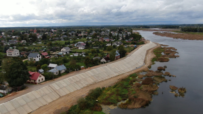 Aizsargdambis no putna lidojuma
