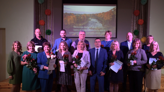 godina skolotājus