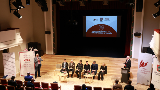 Diskusijas dalībnieki