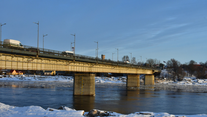 Daugava un tilts