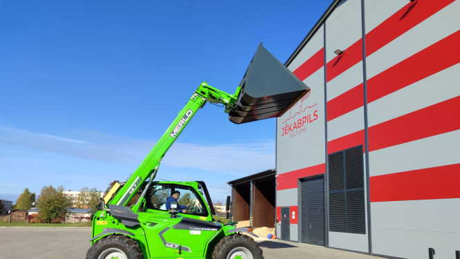 Jauns iekrāvējs pie "Jēkabpils siltums" katlumājas