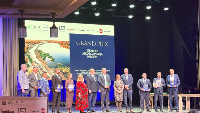 Gada būve - aizsargdambis