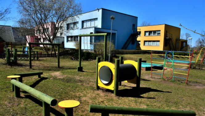 Pirmsskolas izglītības iestādē “Auseklītis” uzstādīts jauns rotaļu laukums