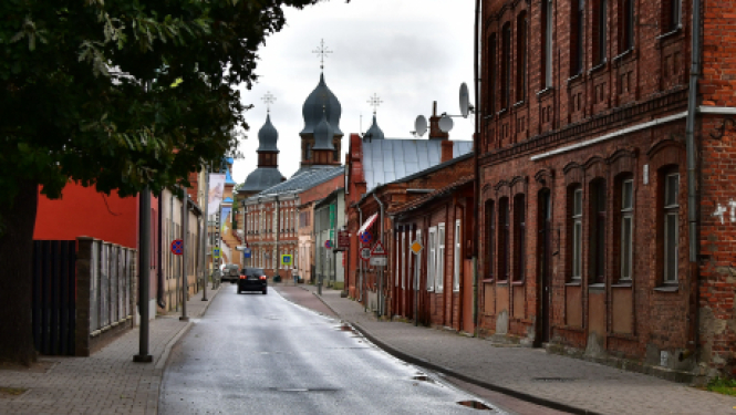 Pašvaldība līdz 30.septembrim aicina Brīvības ielas posma un tai piegulošo ielu ēku īpašniekus iesniegt pieteikumus par ēku fasāžu atjaunošanu