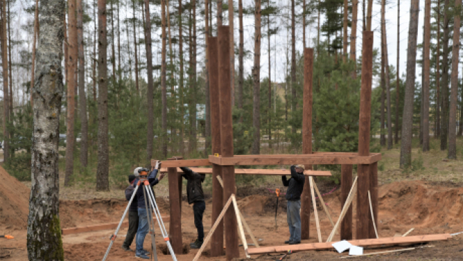 Jēkabpils Mežaparkā top "Lūša māja"