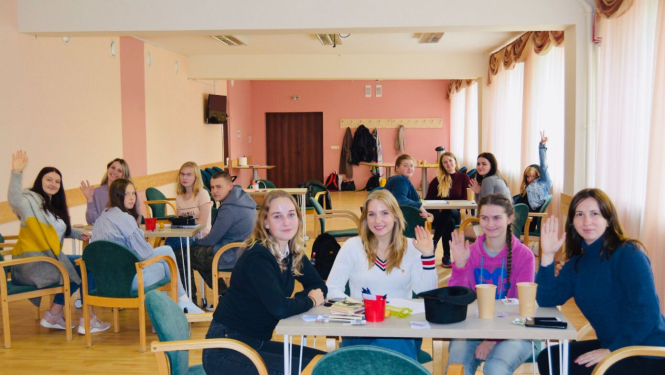 Jaunieši radošajās grupāsd