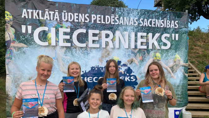 Sacensību dalībnieku foto