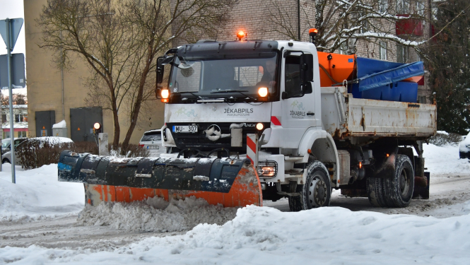 Sniega tīrīšana Jēkabpilī