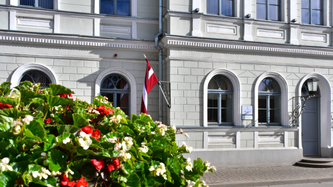 Ēka Brīvības iela 120