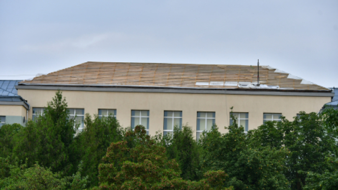 Turpinās Jēkabpils 3.vidusskolas jumta remonts