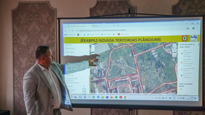 K.Stars rāda uz teritoriju kartē ekrānā