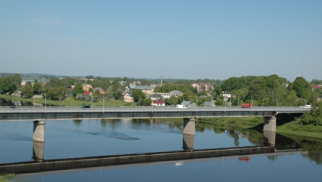 Daugava un tilts pār upi Jēkabpilī