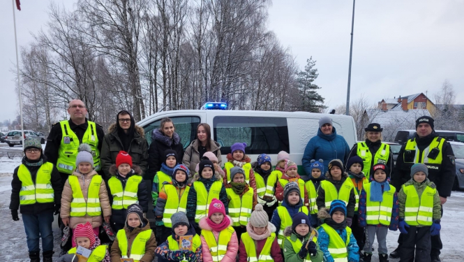 PII Kāpēcītis audzēkņi viesojas Pašvaldības policijā