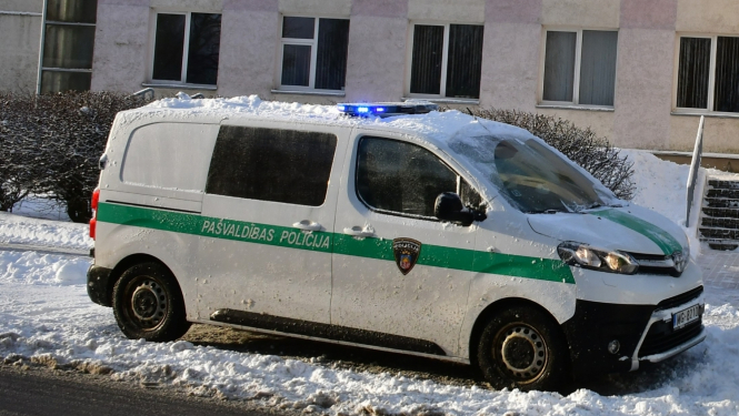 pašvaldības policijas auto