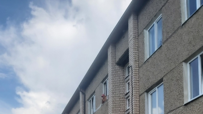 Daudzdzīvokļu ēka Celtneiku ielas mikrorajonā