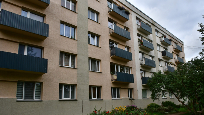 daudzdzīvokļu ēka