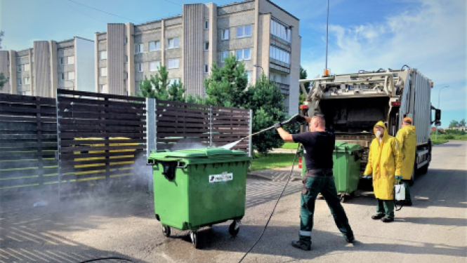 Jēkabpilī tiek veikta konteineru mazgāšana un dezinficēšana