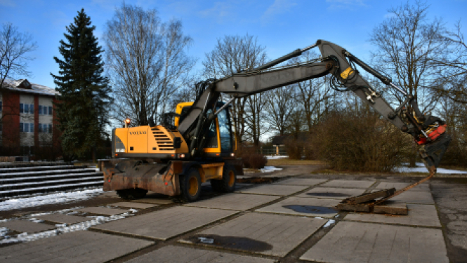 Uzsākta Oskara Kalpaka laukuma pārbūve