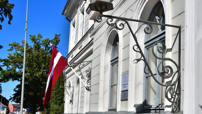 Novada domes ēka Brīvības iela 120