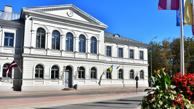 Pašvaldības ēka Brīvības iela 120