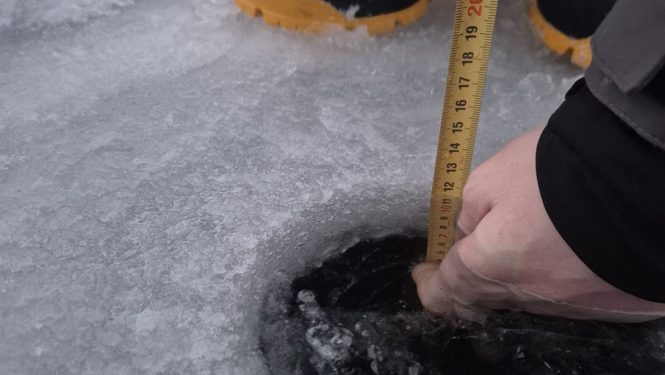 Ledus biezuma mērīšana