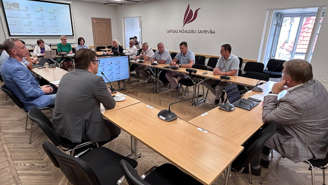 Domes priekšsēdētājs Raivis Ragainis piedalās Latvijas Pašvaldību ssavienības sēdē