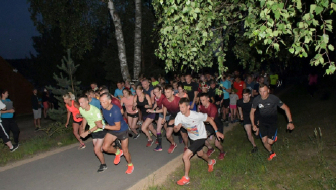 Jēkabpils Mežaparkā skrējienā “Papardes ziedu meklējot” devušies 122 dalībnieki