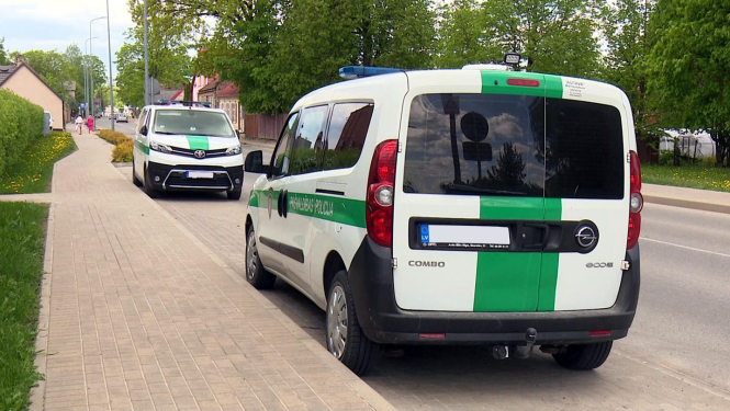 pašvaldības policijas auto