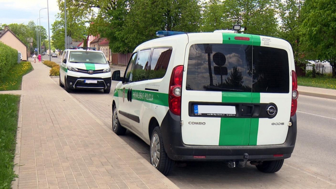 Policijas automašīna