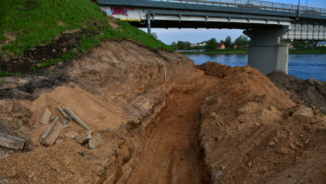 Turpinās Daugavas kreisā krasta aizsargdambju pārbūve