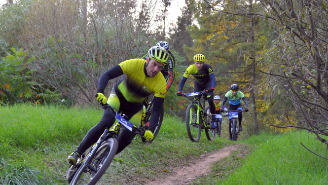 Pusstundas velobrauciens