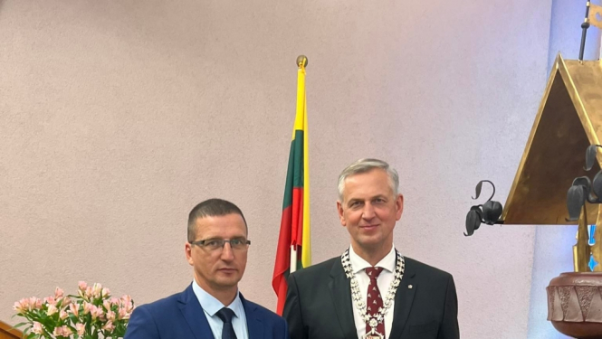 Jēkabpils novada domes priekšsēdētājs Raivis Ragainis un Rokišķu rajona priekšsēdētājs Ramūnas Godeliauskas