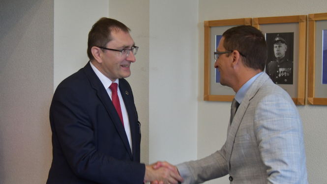 T.Linkaits un R.Ragainis