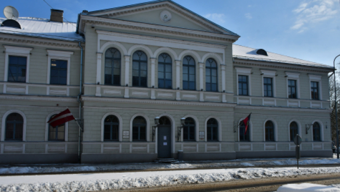 Atbalsta visus iesniegtos nevalstisko organizāciju projektus