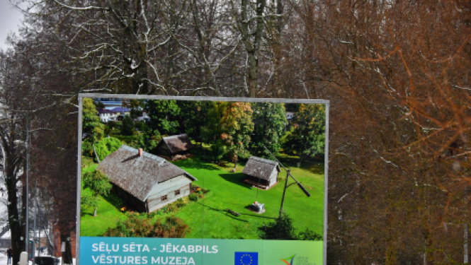 Jēkabpilī uzstādīti pieci lielformāta stendi