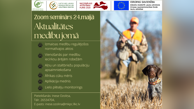 Afiša - teksts uz zaļa fona, pa kreisi mednieks ar suni, augšpusē logo ansamblis