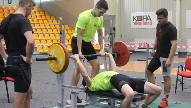 Spiešana guļus - publicitātes foto