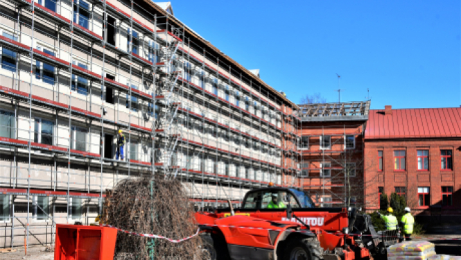 Turpinās pārbūves darbi Jēkabpils Valsts ģimnāzijā