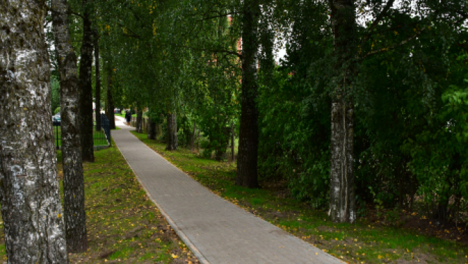 Izbūvēta gājēju taciņa starp Torņa un Jauno ielu