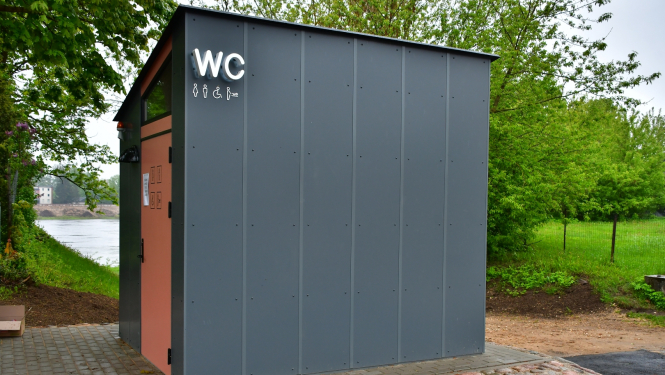 Tualete Rīags ielā, Jēkabpilī