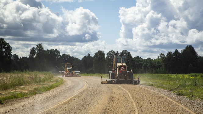 Valsts ceļu greiderēšana