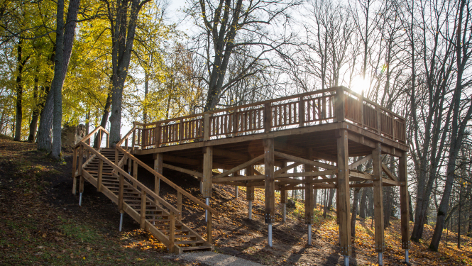 Skatu platforma Zasas muižas parkā