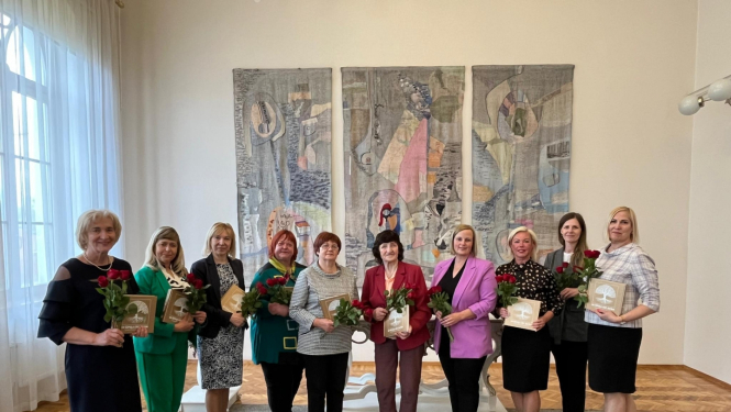 Dzimtsarakstu esošie un bijušie darbinieki