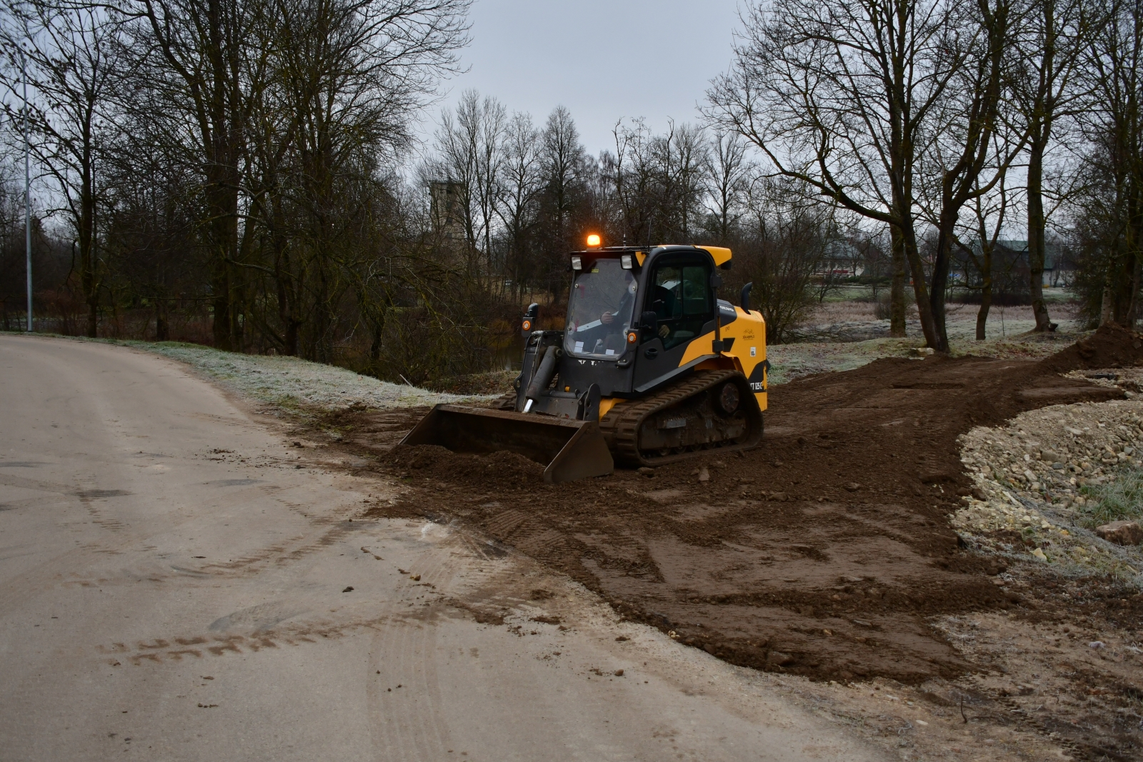 Velo un gājēju celiņu izbūve Pils rajonā