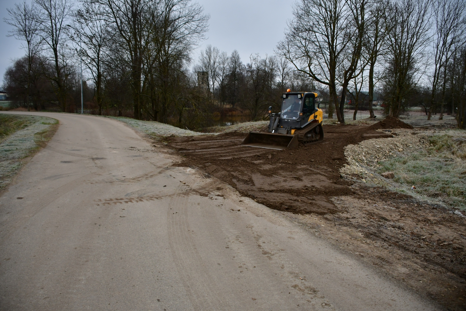Velo un gājēju celiņu izbūve Pils rajonā
