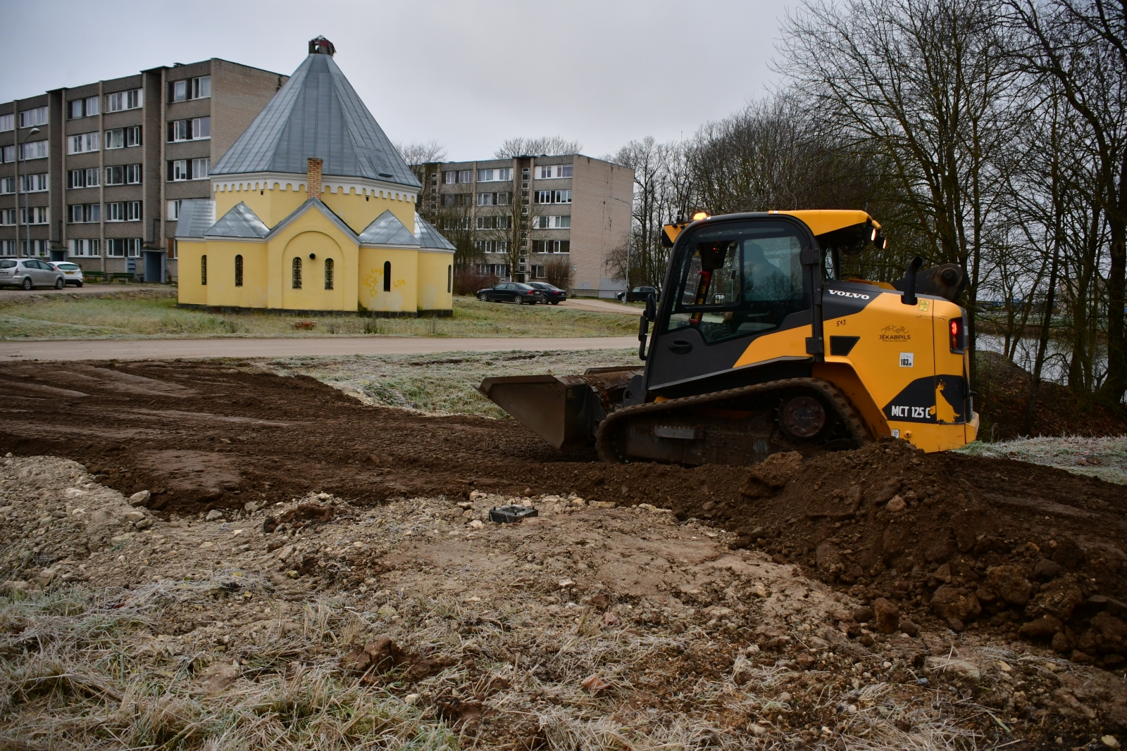 Velo un gājēju celiņu izbūve Pils rajonā