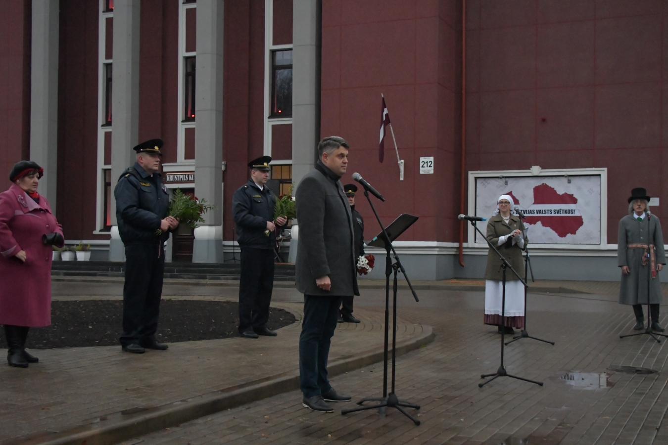 18.novembra svinīgais brīdis Jēkabpilī
