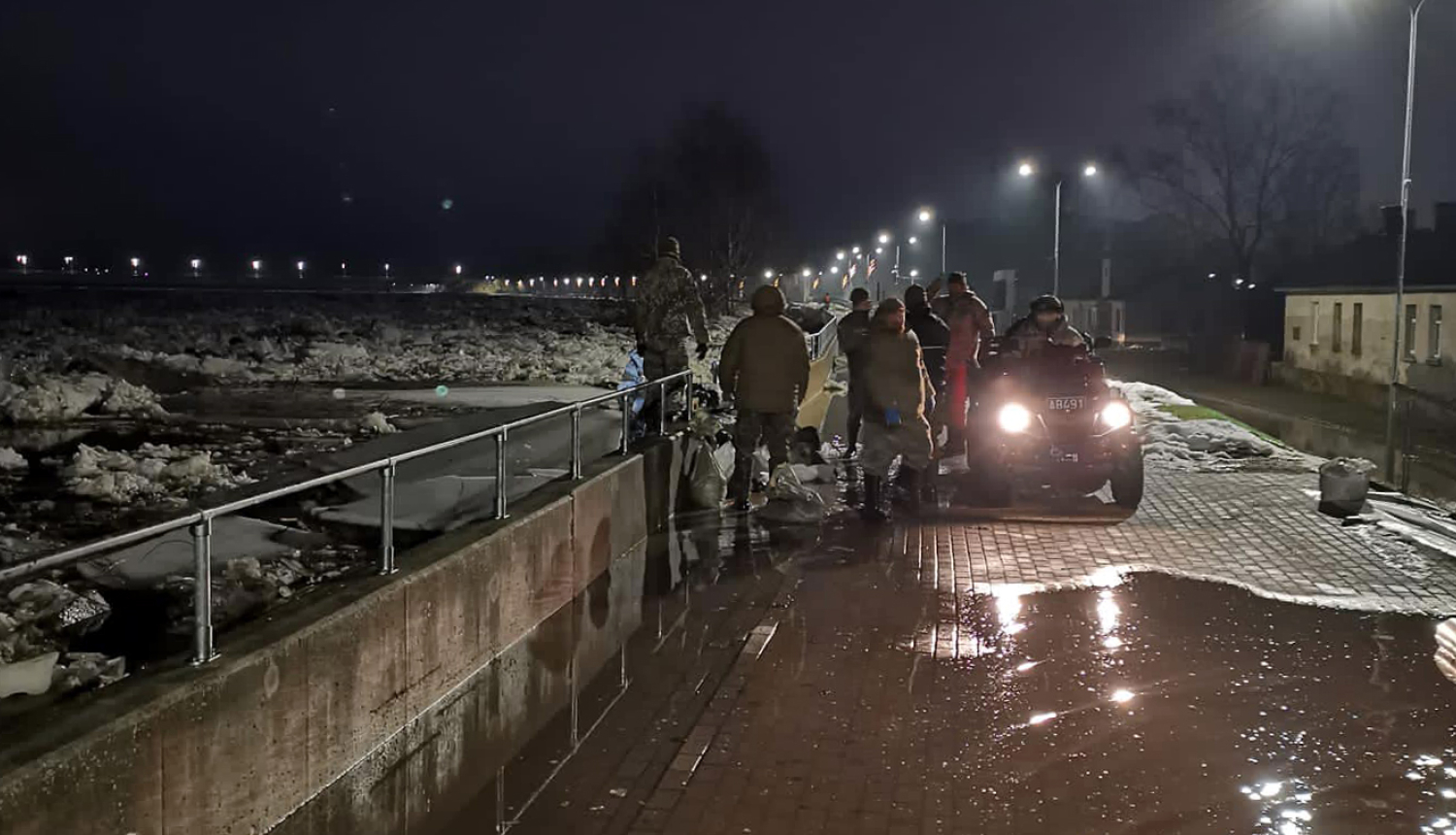 Jēkabpils aizsargdambis naktī