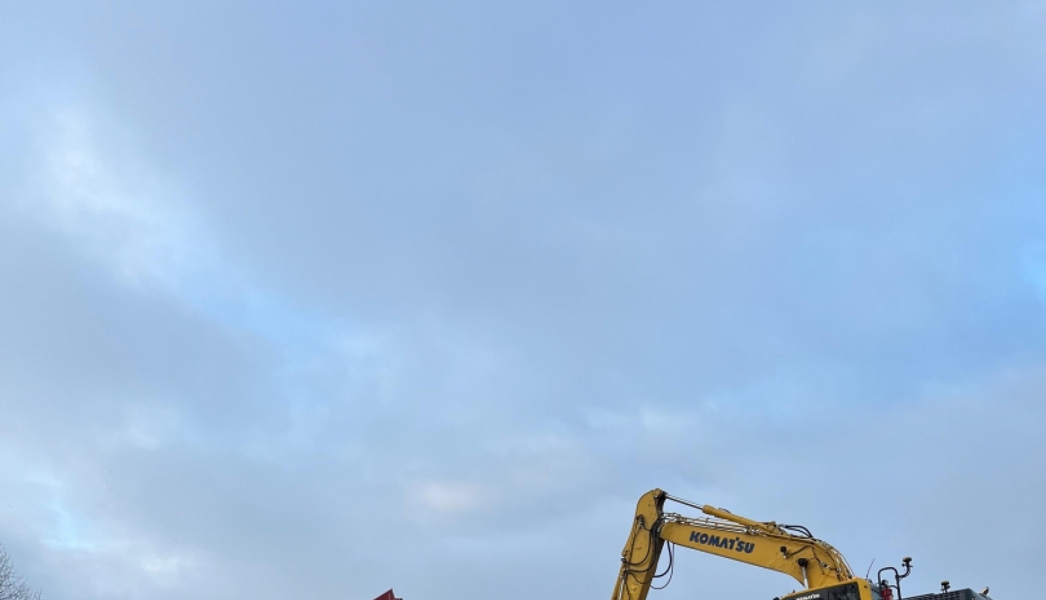 Dambja pārbūves darbi